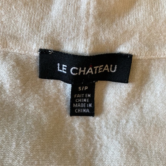 LE CHÂTEAU sleeveless floral top - Picture 3 of 4